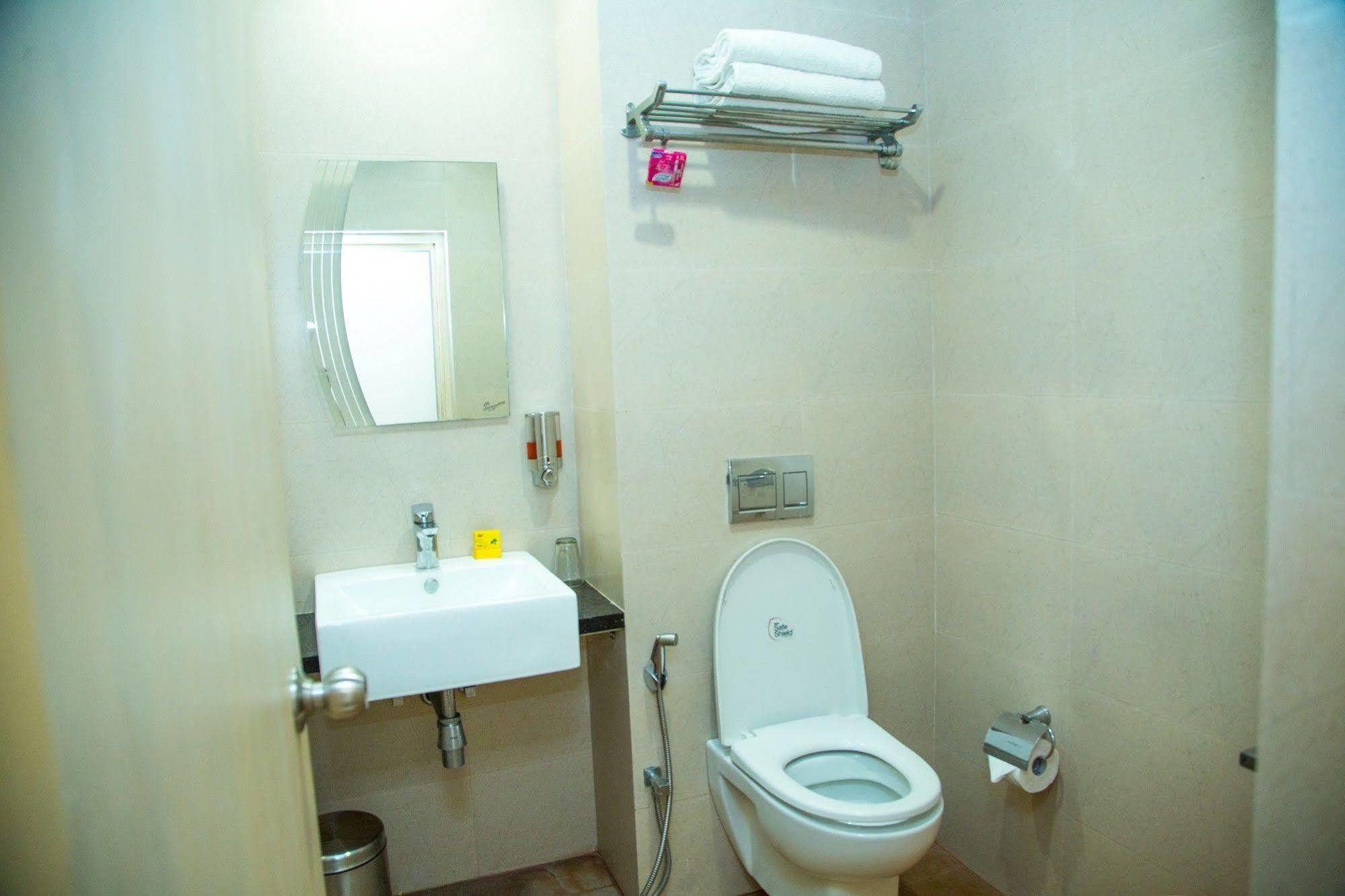 Fabhotel Kinnera Comforts Railway Station Visakhapatnam Buitenkant foto