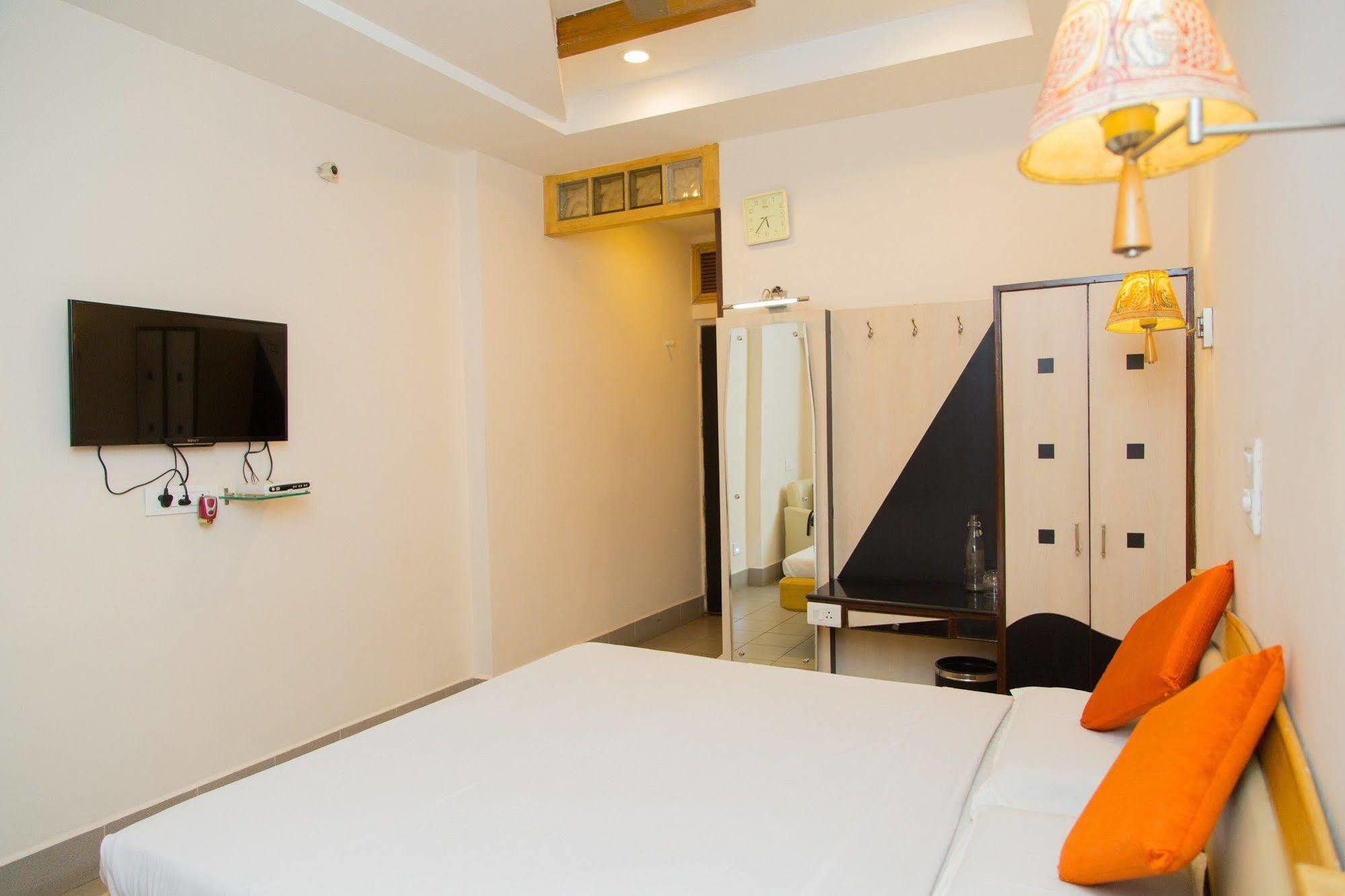Fabhotel Kinnera Comforts Railway Station Visakhapatnam Buitenkant foto