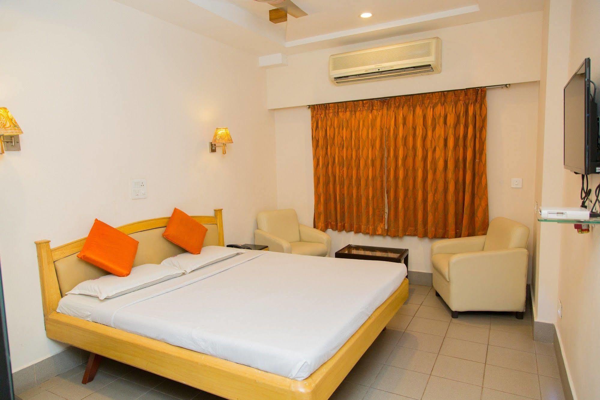 Fabhotel Kinnera Comforts Railway Station Visakhapatnam Buitenkant foto