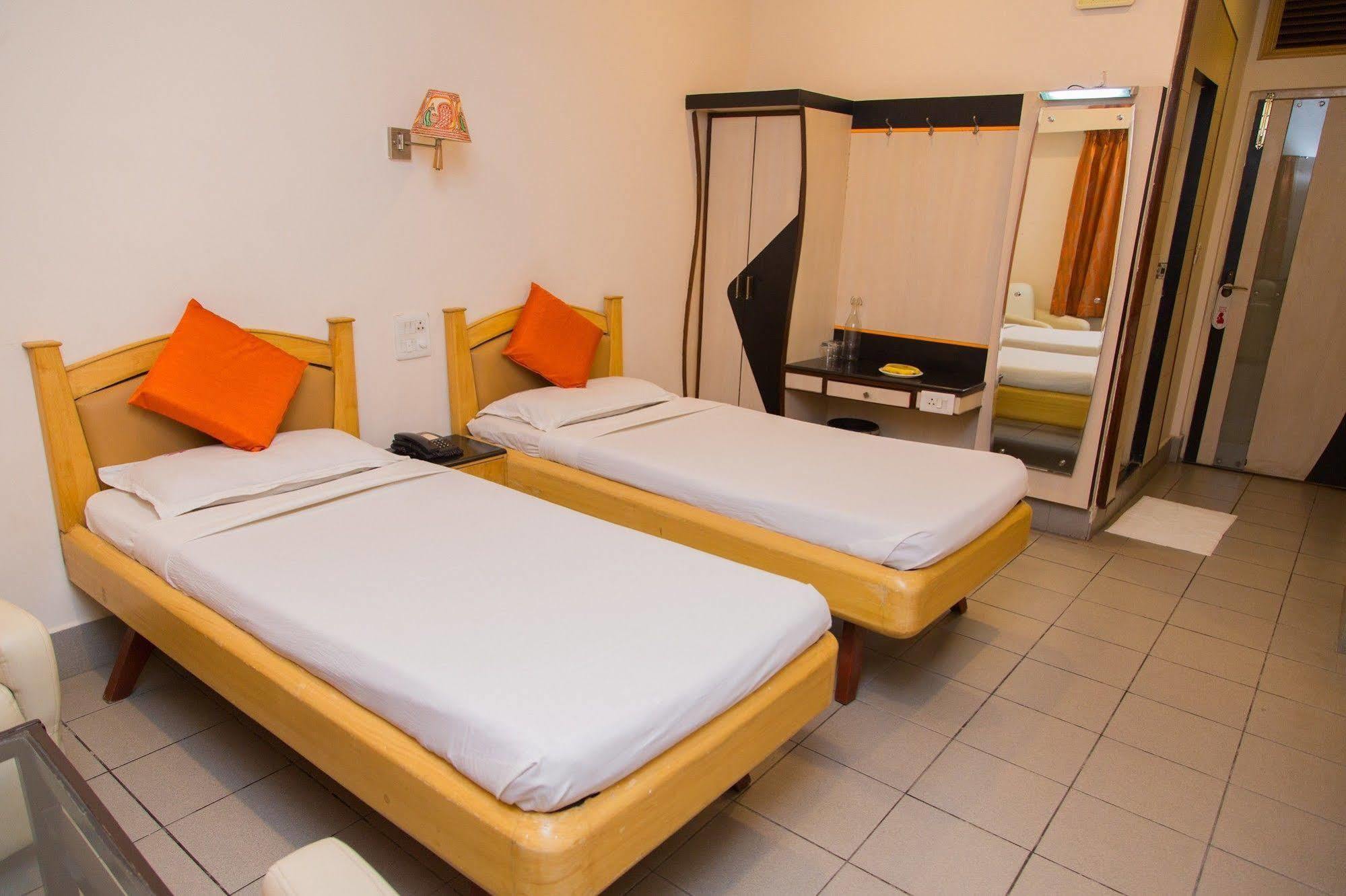 Fabhotel Kinnera Comforts Railway Station Visakhapatnam Buitenkant foto