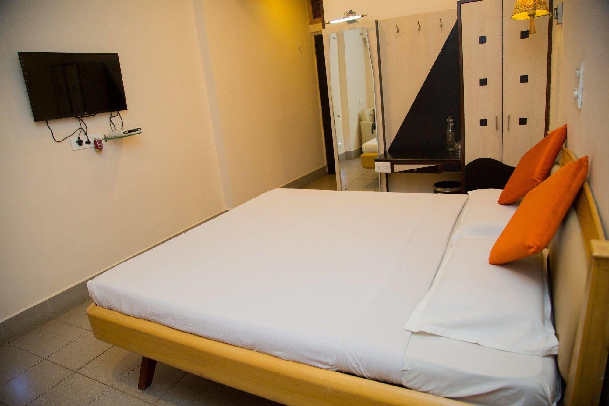 Fabhotel Kinnera Comforts Railway Station Visakhapatnam Buitenkant foto