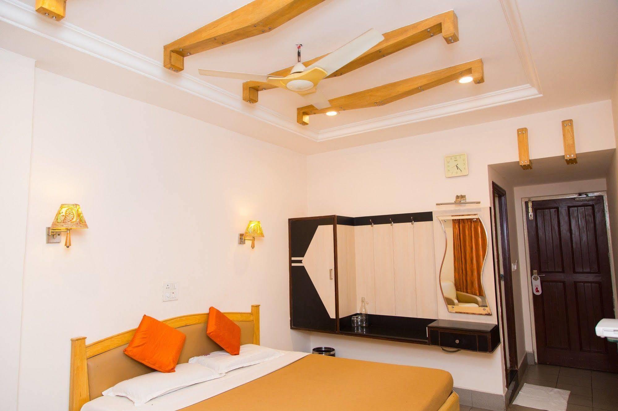 Fabhotel Kinnera Comforts Railway Station Visakhapatnam Buitenkant foto