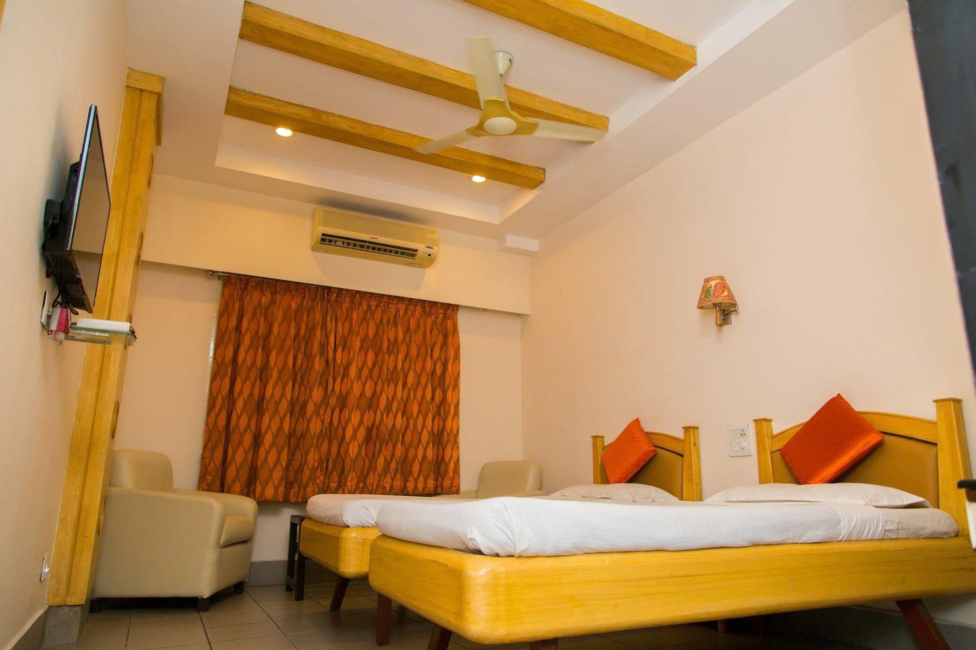 Fabhotel Kinnera Comforts Railway Station Visakhapatnam Buitenkant foto