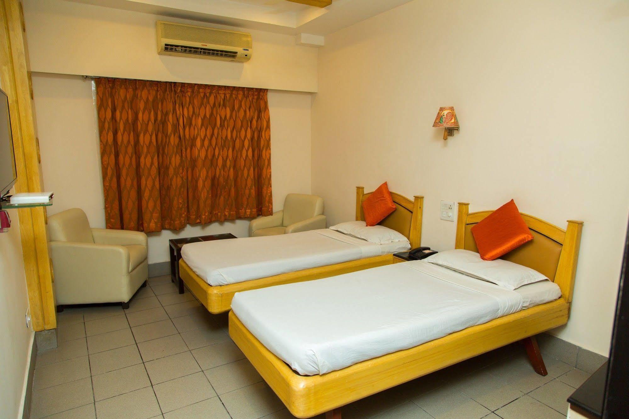 Fabhotel Kinnera Comforts Railway Station Visakhapatnam Buitenkant foto