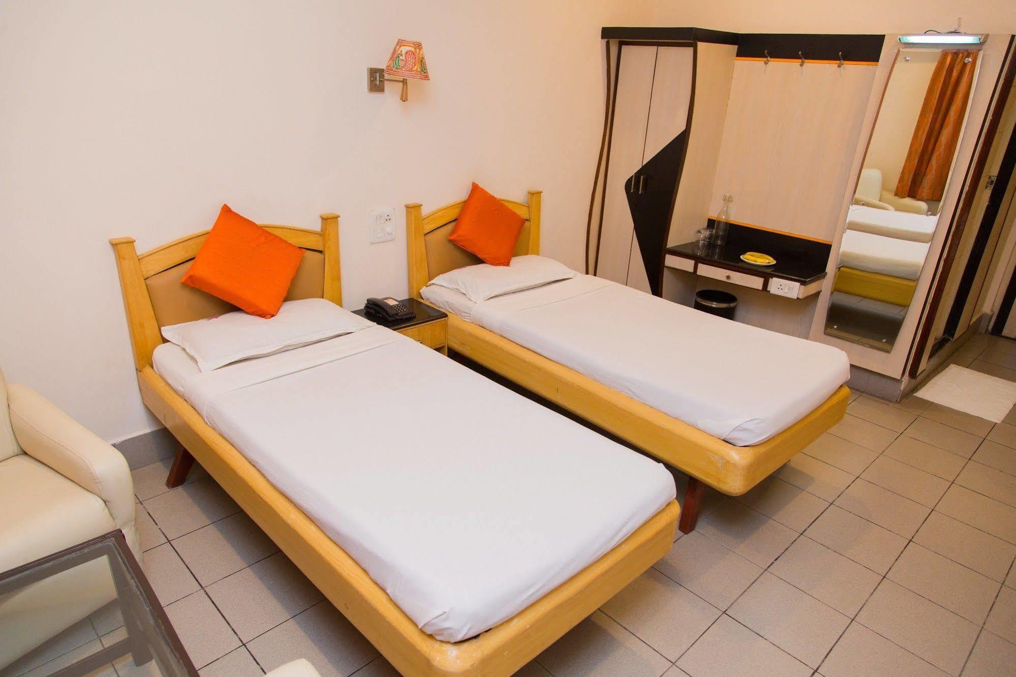 Fabhotel Kinnera Comforts Railway Station Visakhapatnam Buitenkant foto