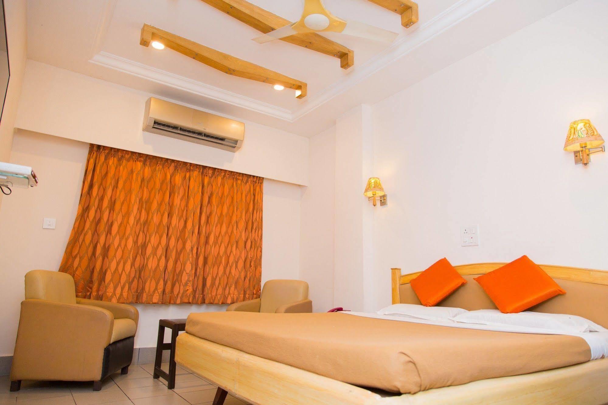 Fabhotel Kinnera Comforts Railway Station Visakhapatnam Buitenkant foto