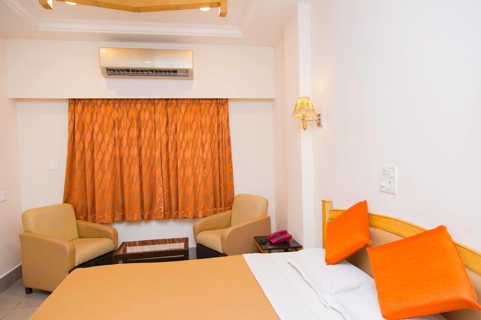 Fabhotel Kinnera Comforts Railway Station Visakhapatnam Buitenkant foto