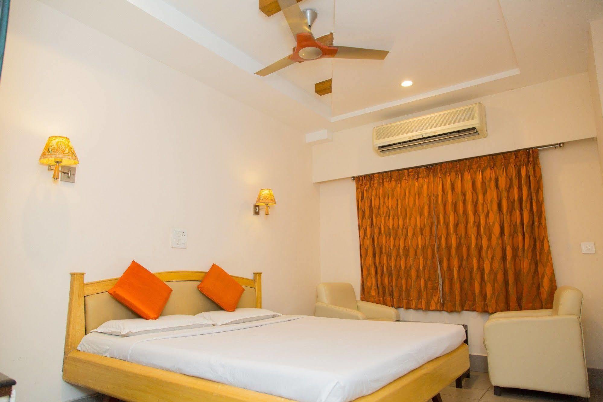 Fabhotel Kinnera Comforts Railway Station Visakhapatnam Buitenkant foto